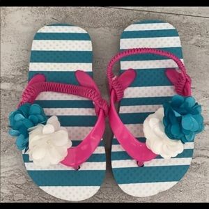 Toddler Girls flip flops NWT size 7/8